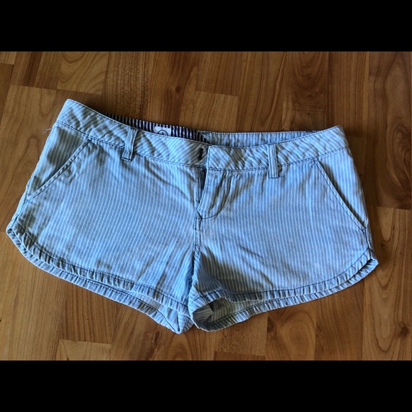 Striped Volcom Shorts - Picture 2 of 3